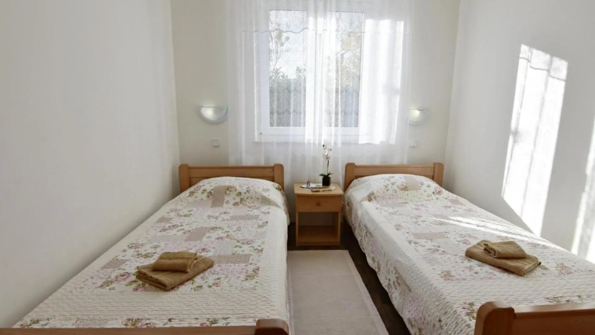 Apartment Wohnung In Zambratija Mit Gemeinsamem Grill