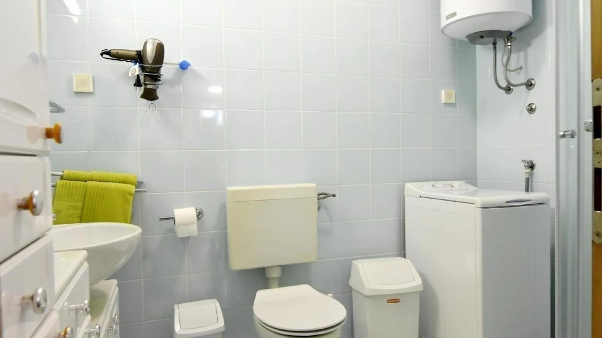 Apartment Wohnung In Zambratija Mit Gemeinsamem Grill