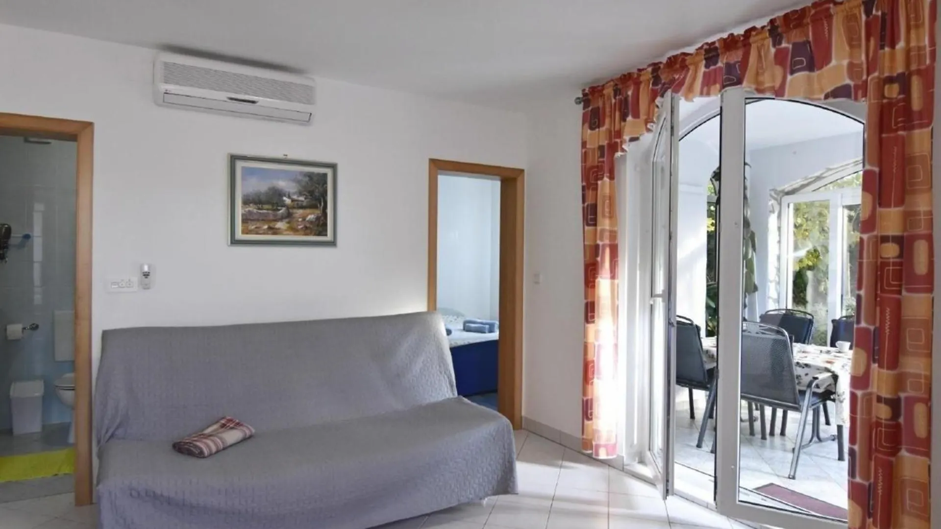 Apartment Wohnung In Zambratija Mit Gemeinsamem Grill